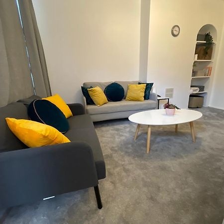 Tooting Lodge London - Cosy 2 Bedroom House With Garden, 5 Mins Walk To Tube Station エクステリア 写真