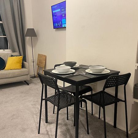 Tooting Lodge London - Cosy 2 Bedroom House With Garden, 5 Mins Walk To Tube Station エクステリア 写真