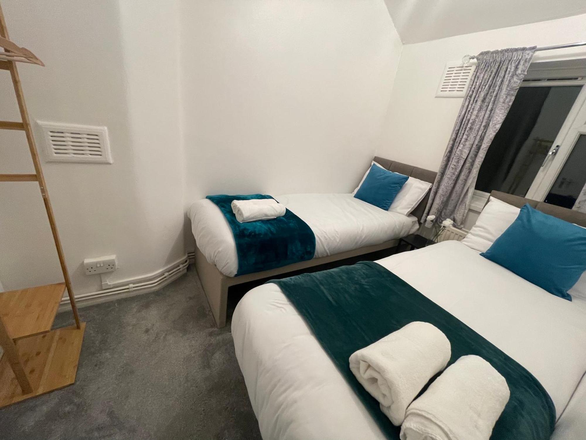 Tooting Lodge London - Cosy 2 Bedroom House With Garden, 5 Mins Walk To Tube Station エクステリア 写真