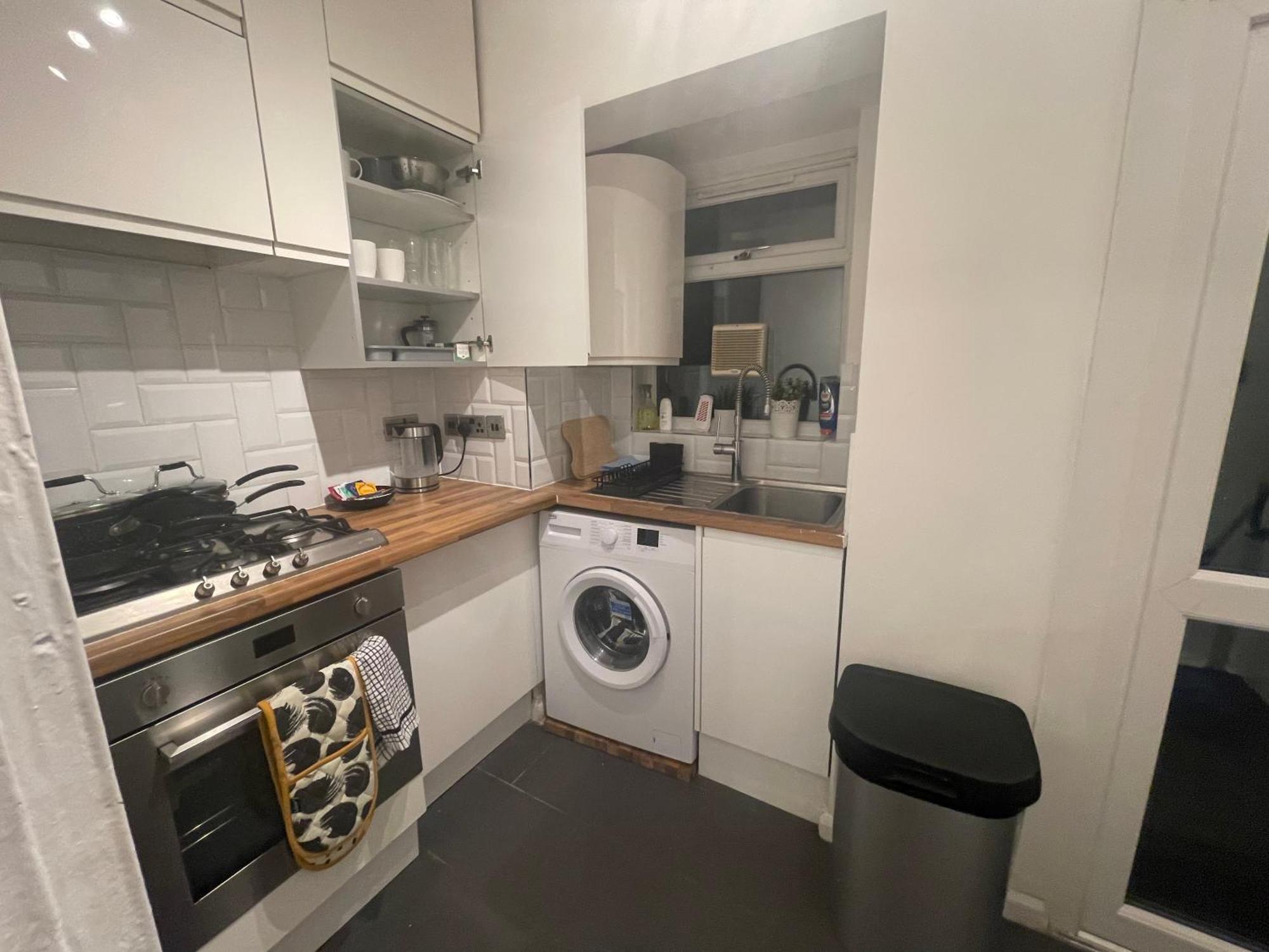 Tooting Lodge London - Cosy 2 Bedroom House With Garden, 5 Mins Walk To Tube Station エクステリア 写真