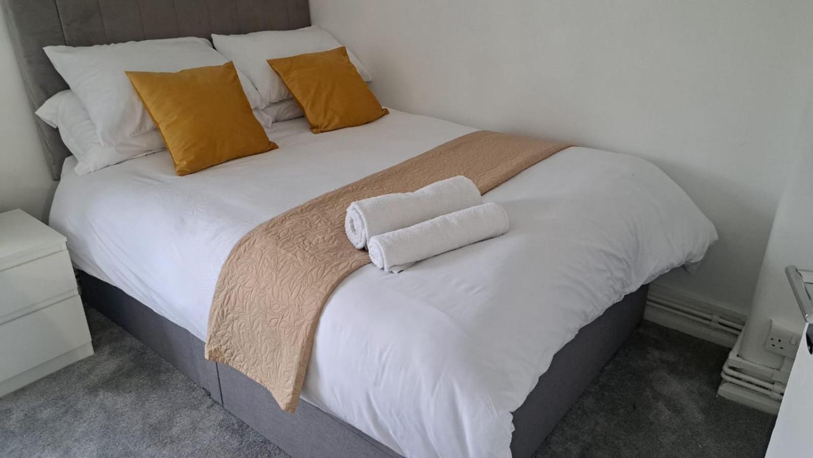Tooting Lodge London - Cosy 2 Bedroom House With Garden, 5 Mins Walk To Tube Station エクステリア 写真