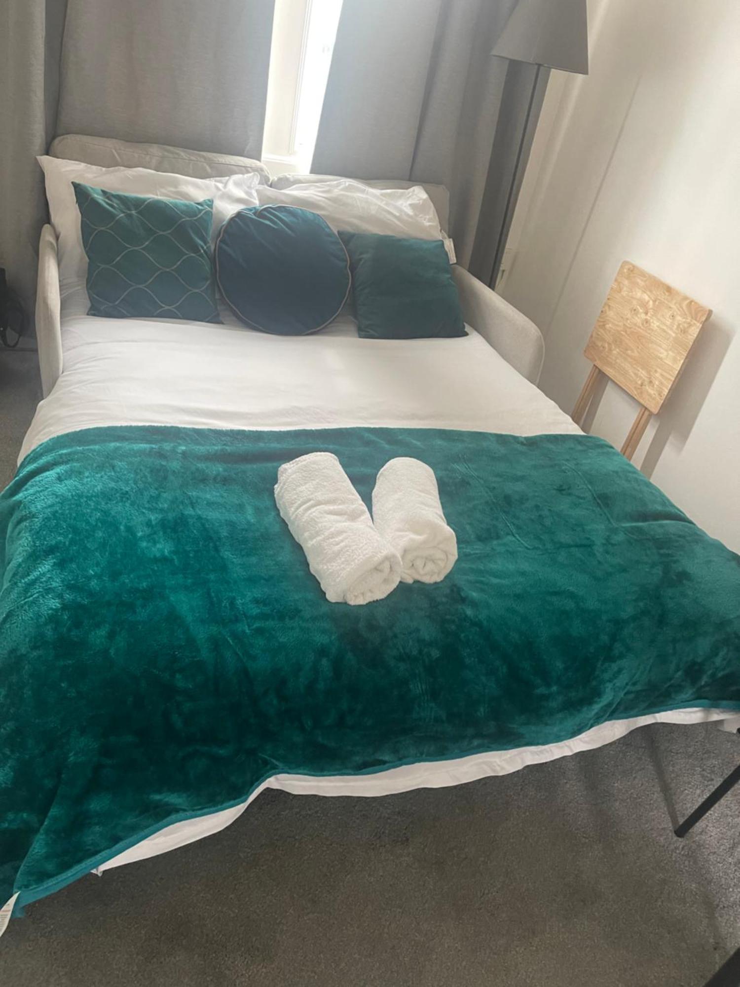 Tooting Lodge London - Cosy 2 Bedroom House With Garden, 5 Mins Walk To Tube Station エクステリア 写真